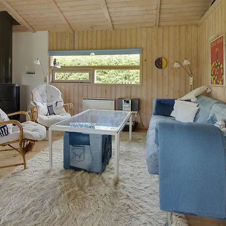 Three-bedroom Holiday In * Hals